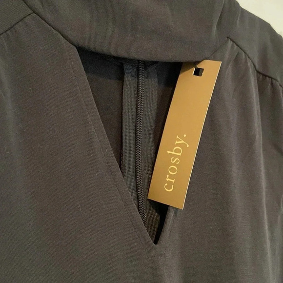 Crosby XS mock neck black tank with cut out and rear zip NWT - Picture 6 of 7